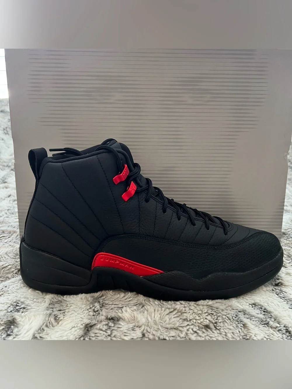 Air Jordan 12 Retro “Bloodline” (CT8013-003) Men’s SZ 11.5